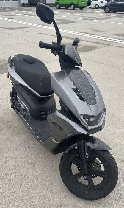 Închiriez/Vând scutere și motocicletă (detalii în descriere)