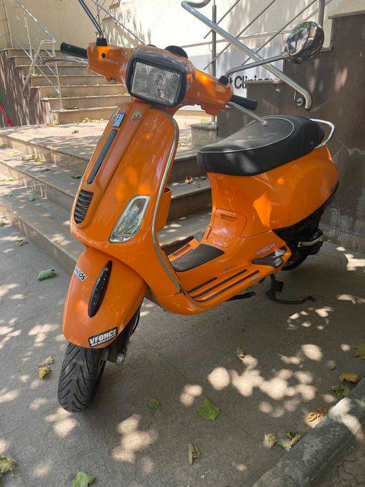 Scuter Vespa Sprint S 50 cmc orange