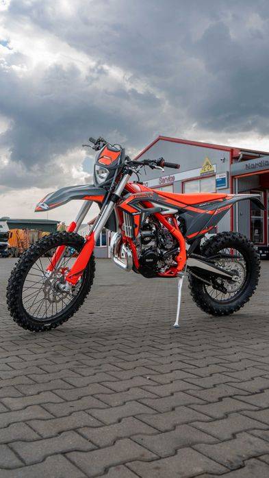 Motocicleta Beta 300 2T Xtrainer My25