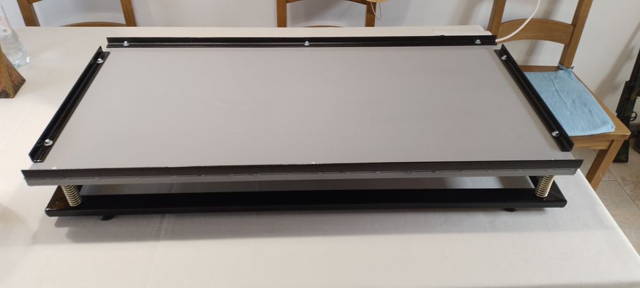 Masă vibrantă  100x40cm