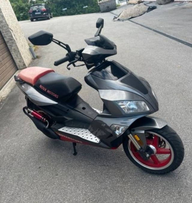 Nova motors scuter