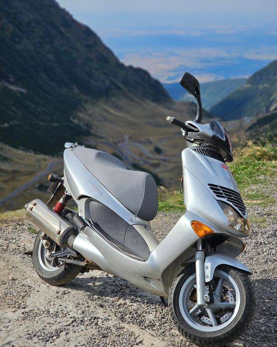 Scuter Aprilia Leonardo 125