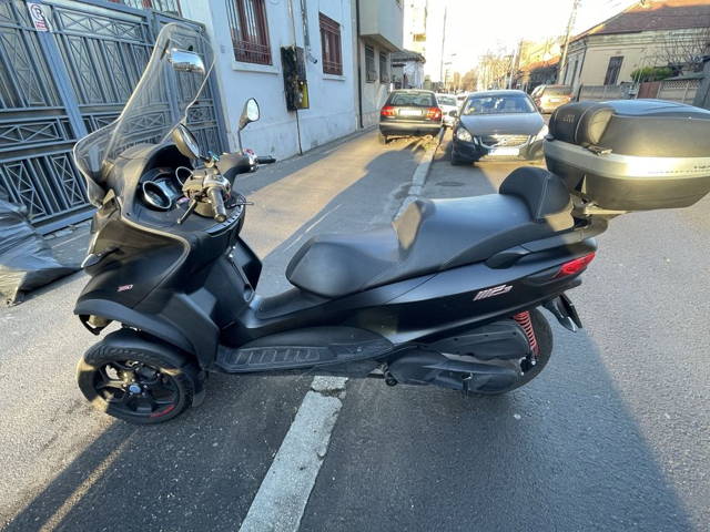 De vanzare Piaggio MP3 350