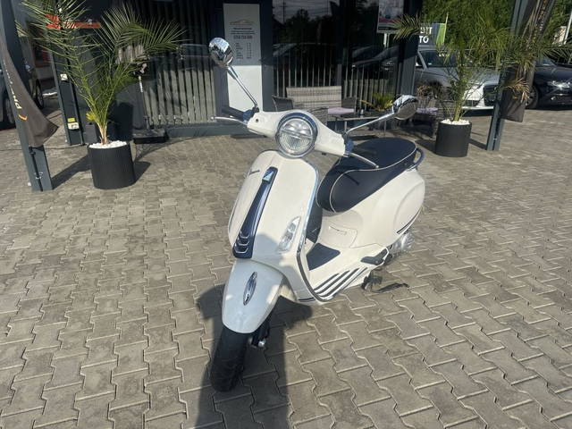Vespa Primavera Editie Yacht Club 49 cm Pret Fix