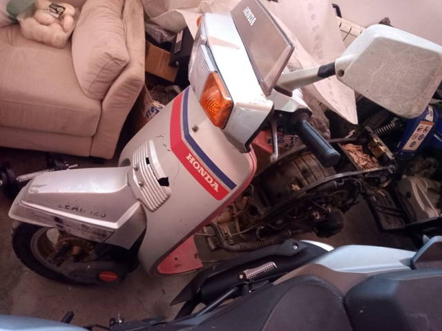 Scuter de epoca Honda Lead 125