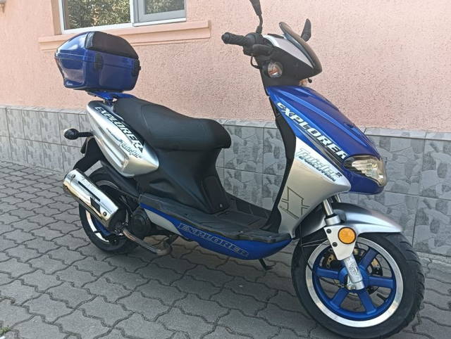 Vând Scuter 49cc