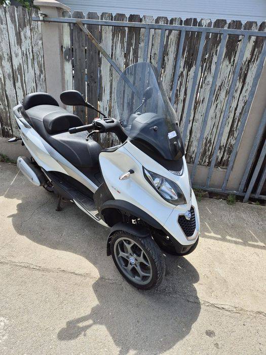 Triciclu Piaggio MP3 300 2016, 3 roti 15500km