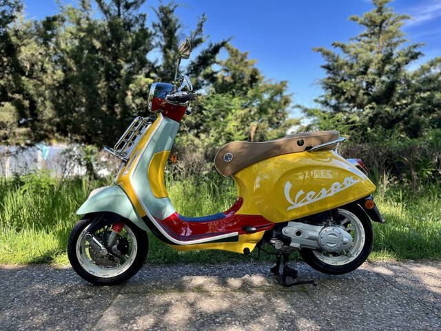 Scuter nou Vespa Sean Wotherspoon limited edition