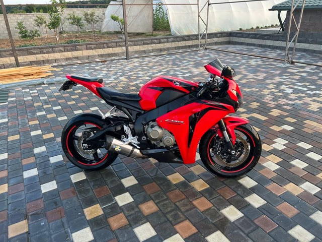 Vând HONDA CBR 1000 RR SC 59