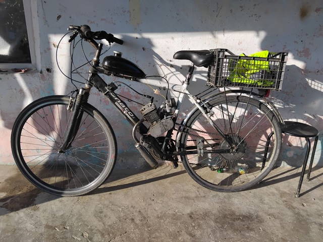 Vand sau schimb bicicleta cu motor