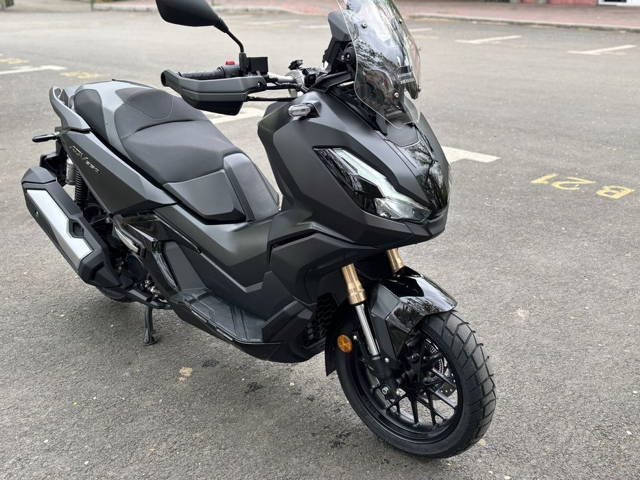 HONDA ADV 350 Culoare Pearl Nightstar Black /GARANTIE