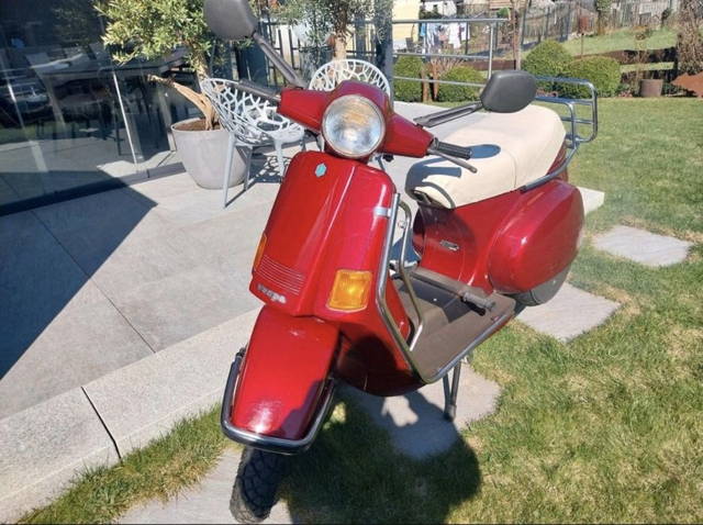 Vespa  cosa  200