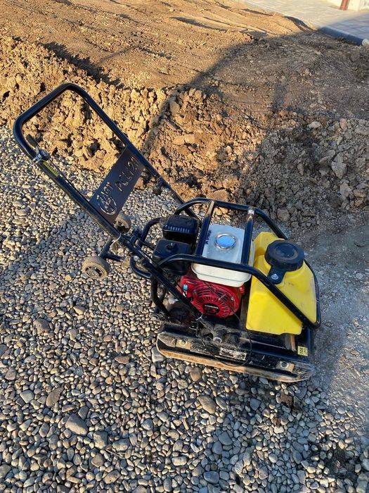 De inchiriat placa compactoare 120kg