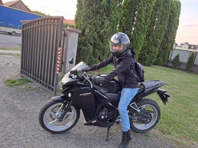Honda CBR 250, cu ABS,7900 km,inscrisa recent,arata ca NOUA