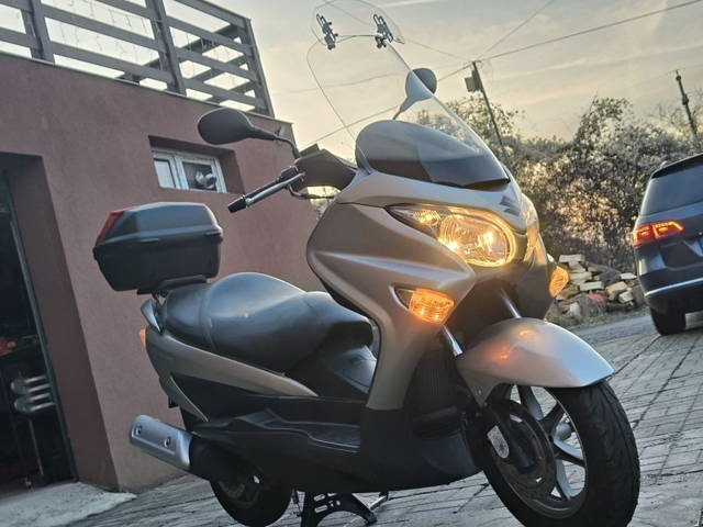 Suzuki burgman 125