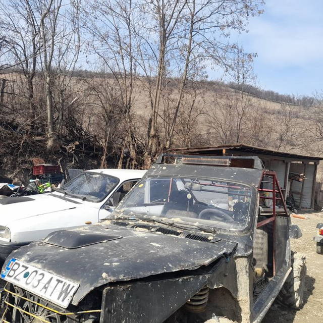 Vând Buggy 1.300e merge foarte bine trage bine dau și la schimb cu atv