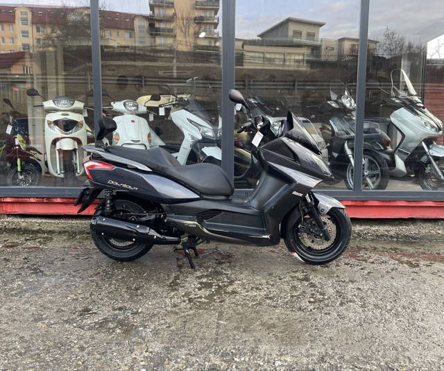 Scuter Kymco Downtown 125 cc