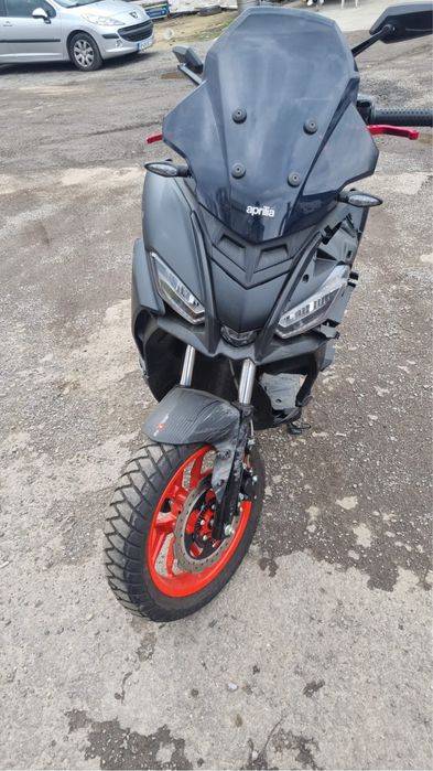 Scuter Aprilia SRGT 125