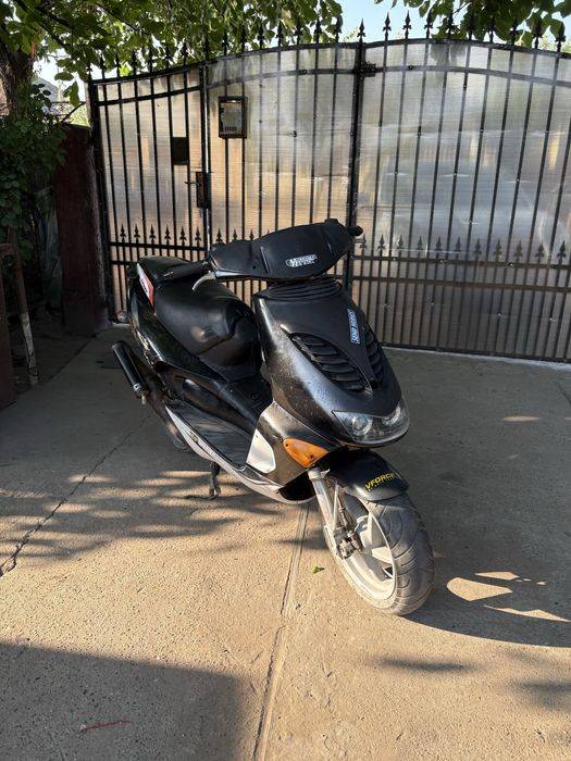 Scuter 49cc Aprilia SR50