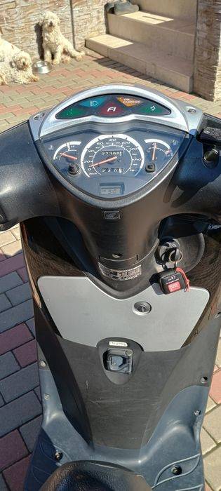 Vând sau schimb cu motocicleta scuter Honda Sh 125i