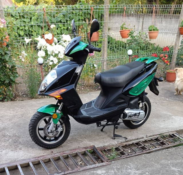Scuter Tauris Mambo 50