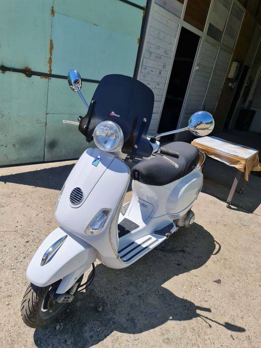 Vand scooter Piaggio Vespa 150