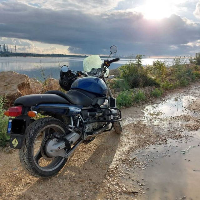 Motocicleta BMW R850R