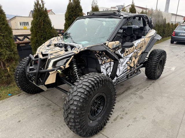 Can am maverick x3 accept variante