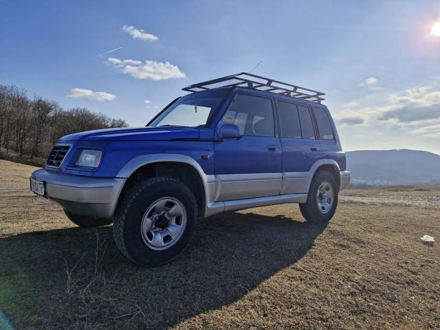 Suzuki Vitara 2.0 v6 (sau schimb cu atv)