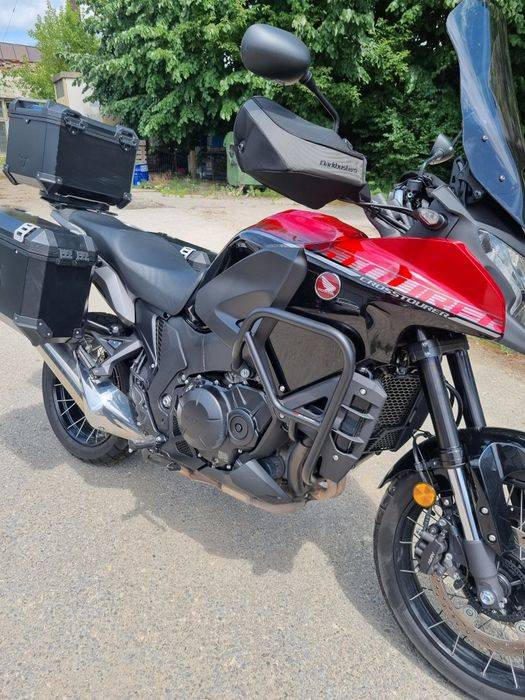 Honda vfr 1200x vand(schimb cu auto cutie automata)