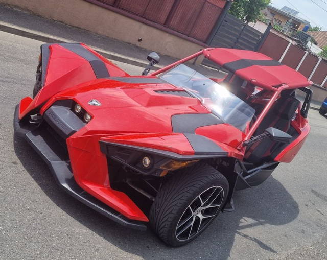 Polaris Slingshot 2.4i 170CP An 2017 km 31 mii Variante +/- Dif 
Motor
