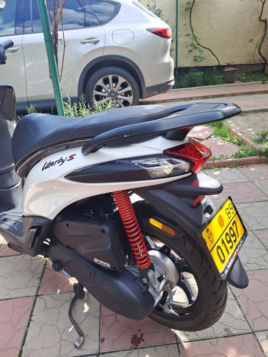 Vand Piagio Liberty 50 cc 2022 ln garanție