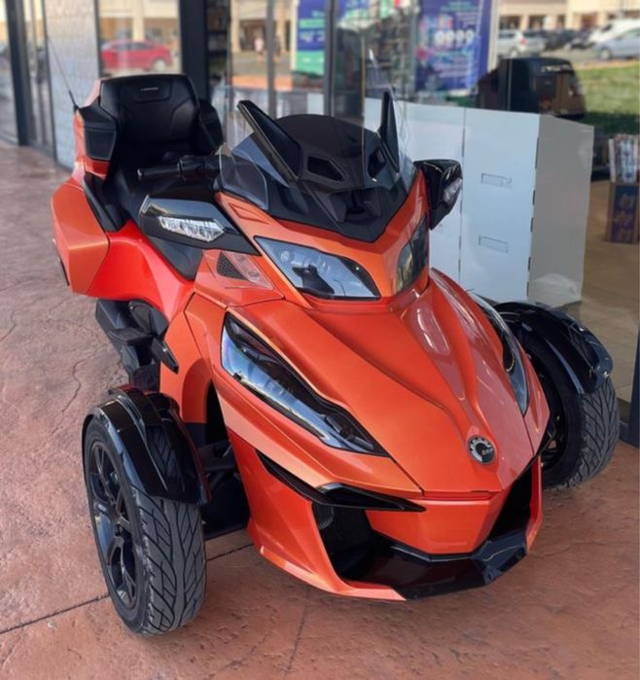 Can-Am spyder RT 2023  limited edition 120CP (casco+garantie)
