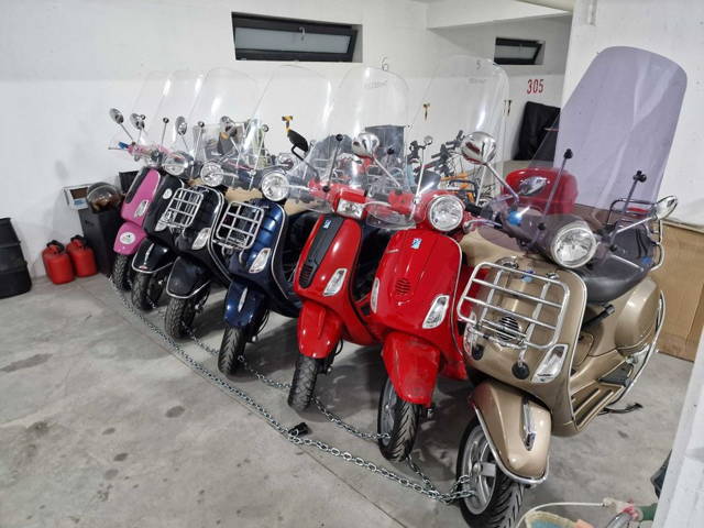 Scutere Piaggio Vespa LX50 si S50