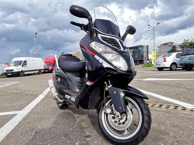 Scuter 150cc in stare foarte buna, toate actele+fiscal 1050 euro