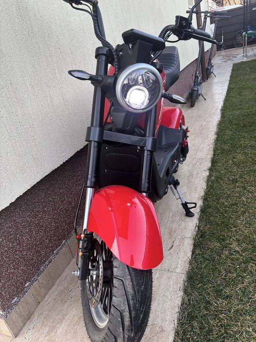 Scuter electric red