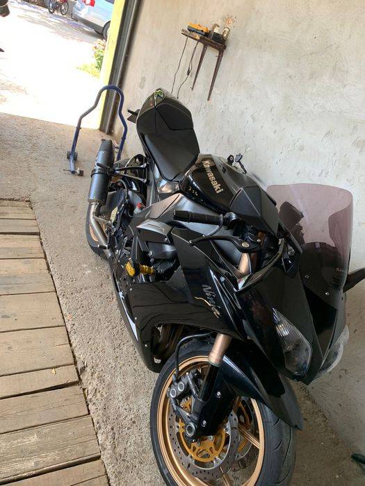 Vând kawasaki zx10 2008.