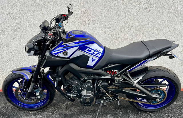 Yamaha MT09 - 2018 - RN43