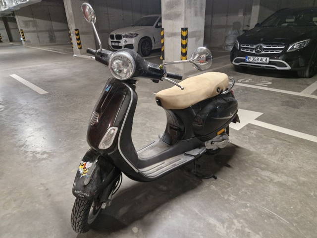Scuter Piaggio Vespa LX50 Negru
