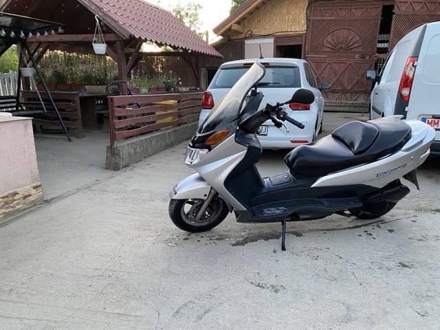 Scuter Suzuki Burgman