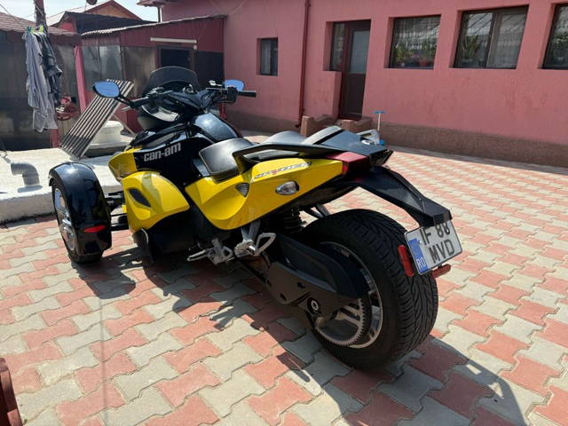 Can Am Spyder RS  Bombardier