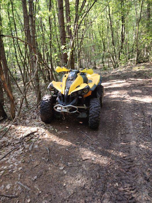 Vând ATV Can am 800