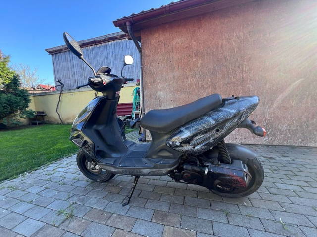 Vand scuter de 49 inmatriculat