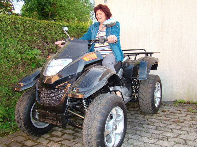 Vând ATV 260 cmc, 11 KW, automat, 1010 km