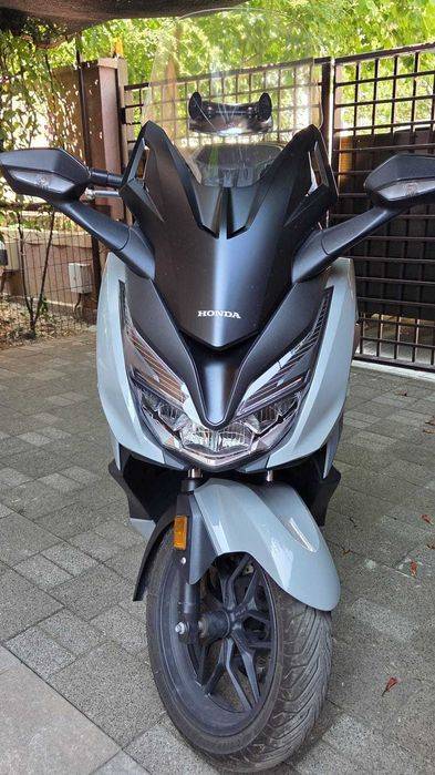 Honda Forza 350 Pret 4.700 euro