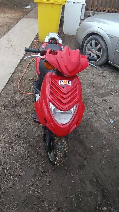 Vând sau schimb scuter 125 4T