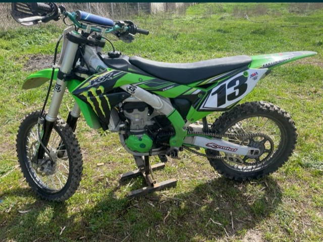 Vând Kawasaki KX450F