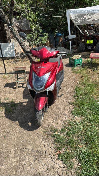 Vand scuter revolt rs5