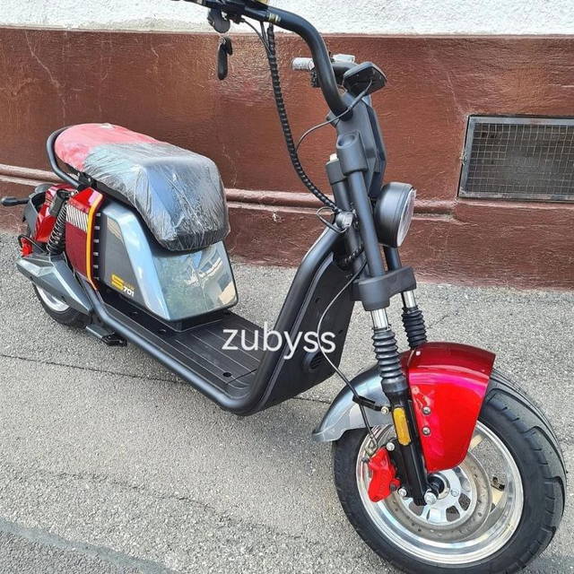 Scuter Electric Chooper Motor 2000W 70kmh 20 Ah TOP !