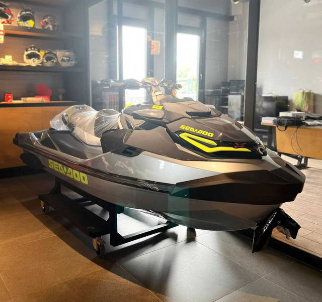 SEA-DOO RXT-X RS 325 Tech Package 2025